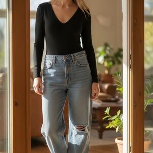 Dynamic Black V-Neck Long Sleeve 
Double Lined Bodysuit
OS Fits most